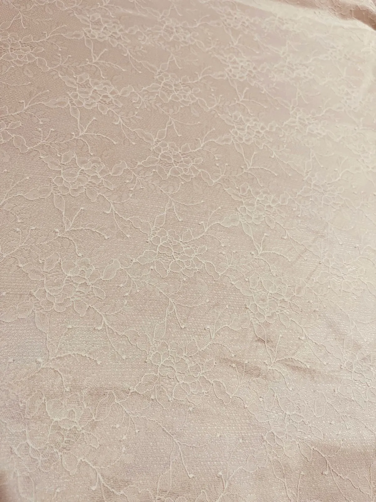 Beige Floral Entalazado — Blonda Aquerontex, Heredia Costa Rica