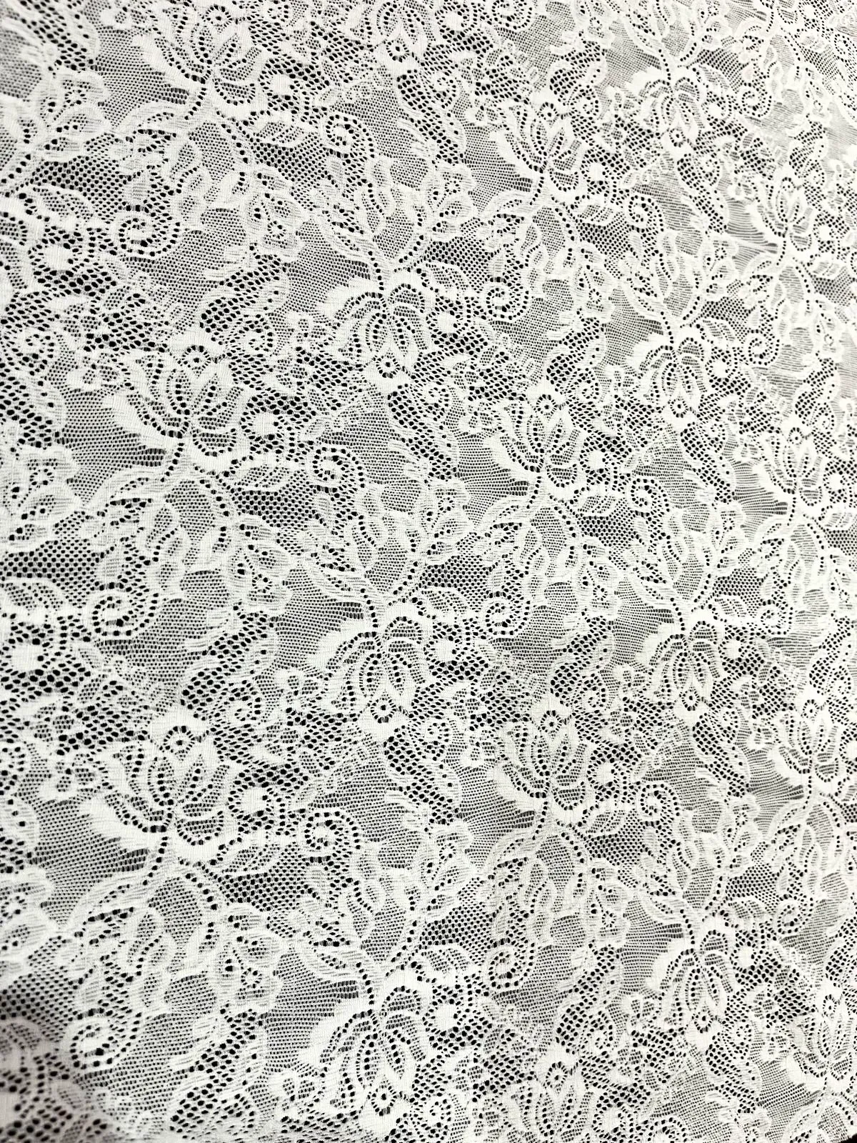 Floral Blanco Negro — Blonda Aquerontex, Heredia Costa Rica