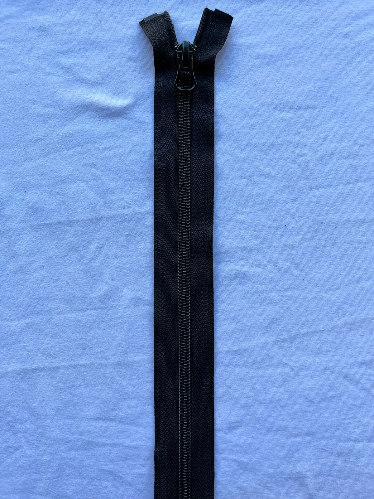 Blanco Negro Contraste — Zippers Aquerontex, Heredia Costa Rica
