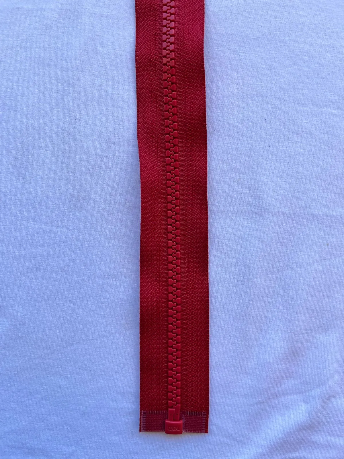 Blanco Ribete Rojo — Zippers Aquerontex, Heredia Costa Rica
