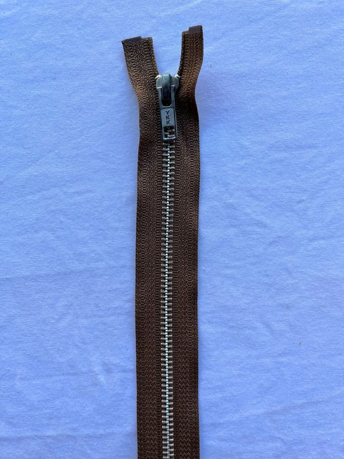 Cierre Marron Oscuro Metalico — Zippers Aquerontex, Heredia Costa Rica