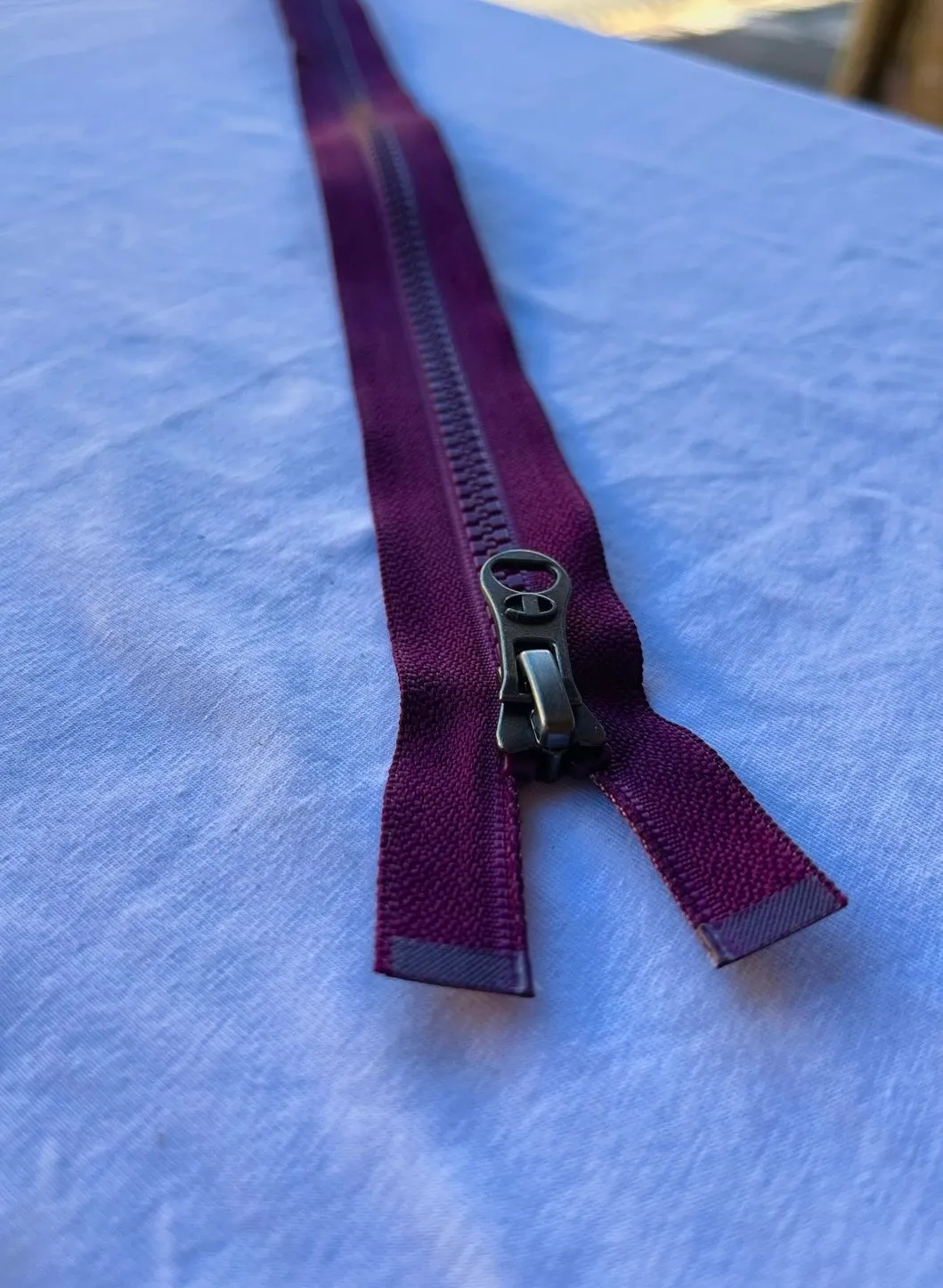 Cierre Purpura Oscuro Ribeteado — Zippers Aquerontex, Heredia Costa Rica