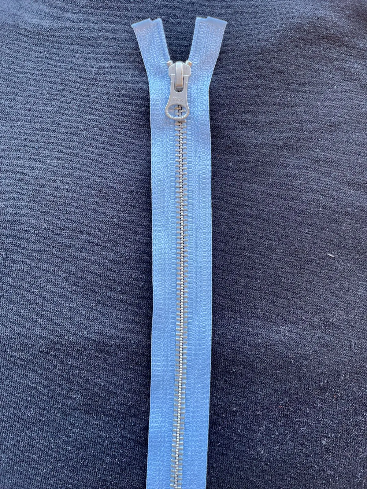 Gris Oscuro Cierre Azul — Zippers Aquerontex, Heredia Costa Rica